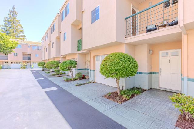 992 Alpine Terrace, Sunnyvale CA: https://media.crmls.org/mediaz/851126c4-1f1e-41f9-ba40-654a7decc78a.jpg