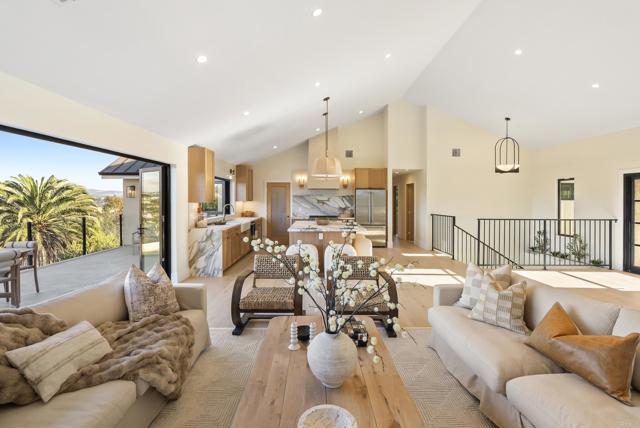 3920 Holly Brae, Carlsbad CA: https://media.crmls.org/mediaz/85112880-6135-4fb9-a09d-528578acff08.jpg