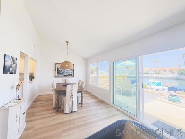 75 Catspaw, Coronado CA: https://media.crmls.org/mediaz/85119ae1-d6b3-410b-bd2d-00f1beb1cb86.jpg