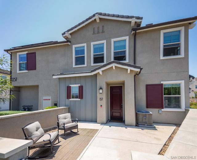 1257 Calle Datura, Chula Vista CA: https://media.crmls.org/mediaz/8511cbd1-4e9d-4a14-8641-4727926f3460.jpg