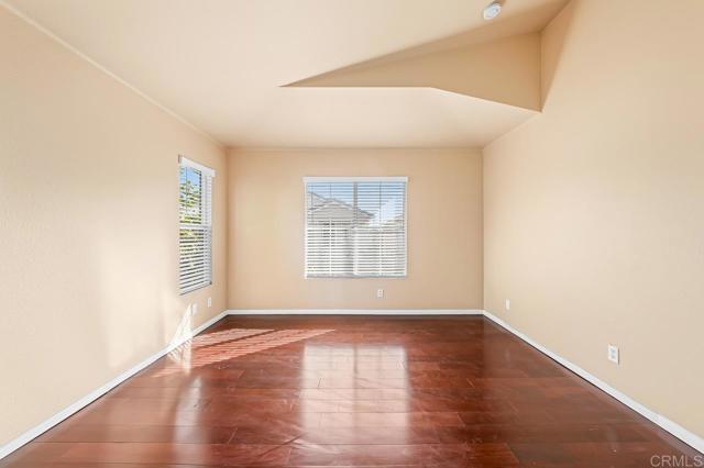 1259 El Cortez Court, Chula Vista CA: https://media.crmls.org/mediaz/85120b2d-b40f-489c-810c-32811205bf3c.jpg