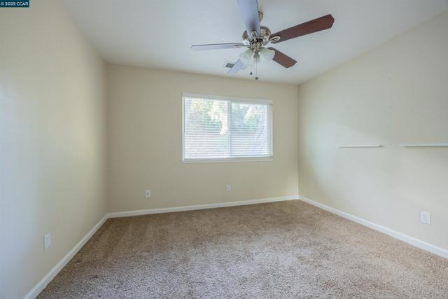 320 Miranda Ln, Alamo CA: https://media.crmls.org/mediaz/85121f48-fb95-4c19-9461-8004166d401a.jpg