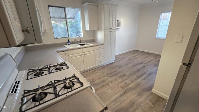 Detail Gallery Image 10 of 26 For 1483 N Altadena Dr, Pasadena,  CA  - 2 Beds | 1 Baths