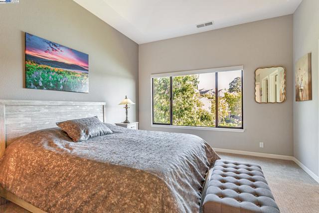 4001 W Lakeshore Drive, San Ramon CA: https://media.crmls.org/mediaz/8513fa00-bbbd-4185-94d2-76bebf446c66.jpg