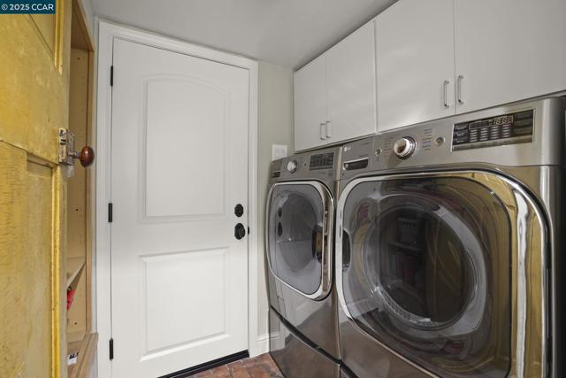 24 Ray Ct, Alamo CA: https://media.crmls.org/mediaz/85145ad5-e0f3-449a-afbf-90e8a995d769.jpg