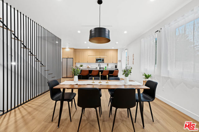 841 N Mccadden Pl, Los Angeles CA: https://media.crmls.org/mediaz/851524bb-76c1-44cc-8efe-89764a6edb9d.jpg