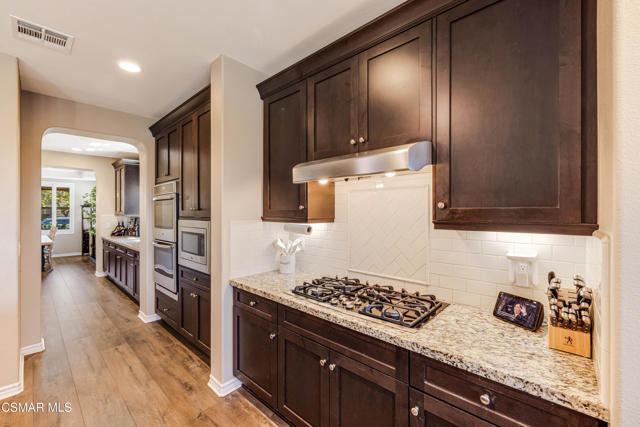13170 Bent Grass Place, Moorpark CA: https://media.crmls.org/mediaz/8515256c-6afb-4ecc-9101-87c8bfa32ce0.jpg
