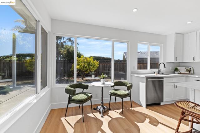 34841 Potomac River Pl, Fremont CA: https://media.crmls.org/mediaz/8515a4b0-2fff-4bc5-933a-0f9f65e38950.jpg