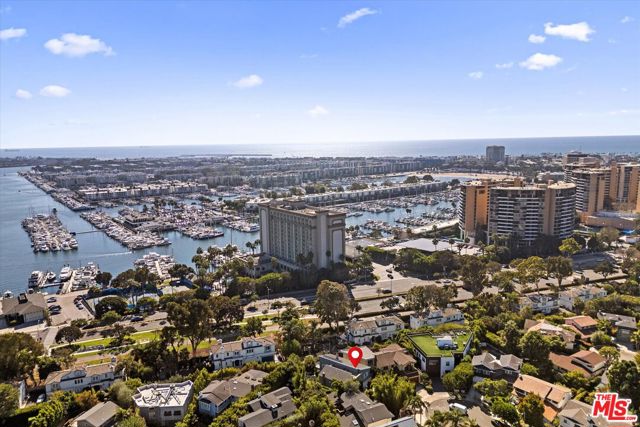 Image 26 of 27 For 850 Burrell Street