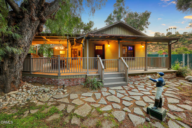 307 San Pascual Avenue, South Pasadena CA: https://media.crmls.org/mediaz/8515dde5-d629-467c-9e16-2f7929b68bf2.jpg