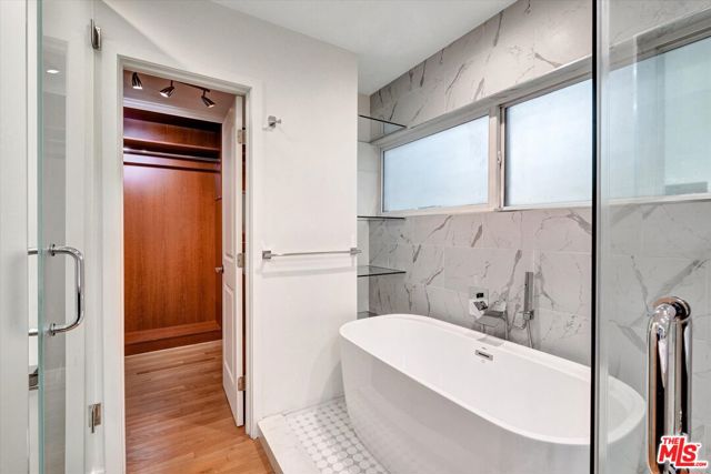 5400 W 82nd Street, Los Angeles CA: https://media.crmls.org/mediaz/85160c95-034c-4702-855c-6d9cce1145d2.jpg