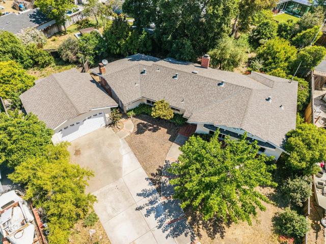 1040 Longfellow Avenue, Campbell CA: https://media.crmls.org/mediaz/8516e541-2483-4aef-acd6-44292f7e1f3a.jpg