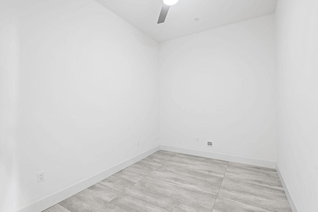 https://media.crmls.org/mediaz/85173b5d-8808-40dd-82db-a056087ef0d5.jpg?preset=X-Large