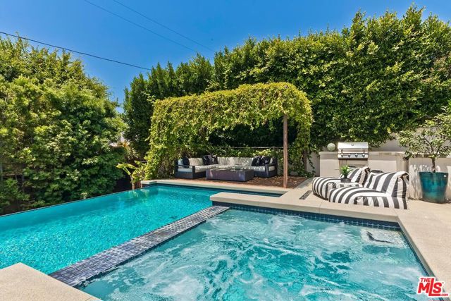 3571 Colonial Avenue, Los Angeles CA: https://media.crmls.org/mediaz/8517662b-4633-4bea-8f15-c3a3820e4453.jpg