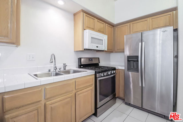 Drew Fenton | 11920 Goshen Avenue Los Angeles CA | MLS: 7426301 Drew Fenton | 11920 Goshen Avenue Los Angeles CA | MLS: 7426301