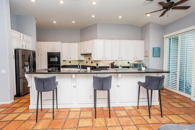 78970 Del Monte Court, La Quinta CA: https://media.crmls.org/mediaz/85194e79-cf09-43f0-90f1-a2882b33a514.jpg