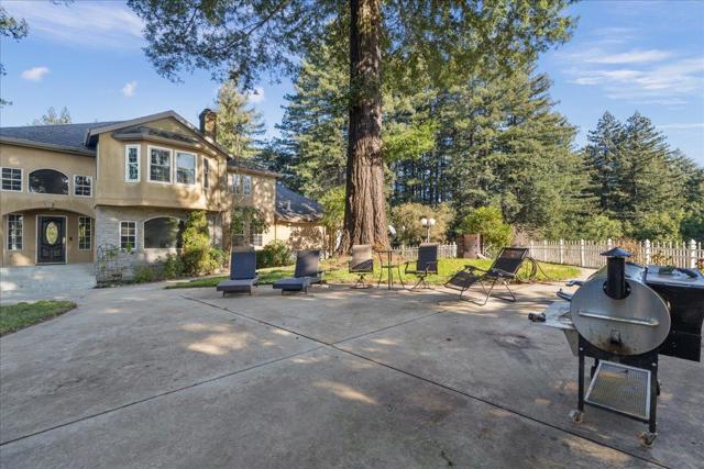 17 Bella Vista Lane, Gilroy CA: https://media.crmls.org/mediaz/8519980b-27ec-4b88-b1e8-a0a2103b637d.jpg