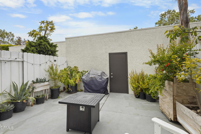 3235 Kelp Lane, Oxnard CA: https://media.crmls.org/mediaz/8519c652-e3e5-44c4-8957-407420dbdf45.jpg
