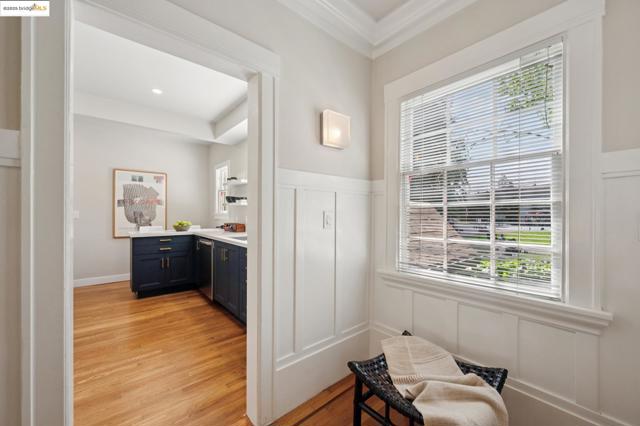 485 Hardy St, Oakland CA: https://media.crmls.org/mediaz/8519e581-8e08-4b38-9b70-67b88c7410ba.jpg