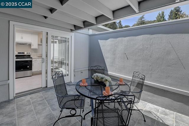 1517 Oakmont, Walnut Creek CA: https://media.crmls.org/mediaz/8519f6dd-66da-43bd-bbec-4d19253a411c.jpg