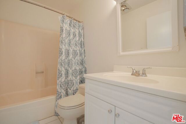 Shared Full Bath