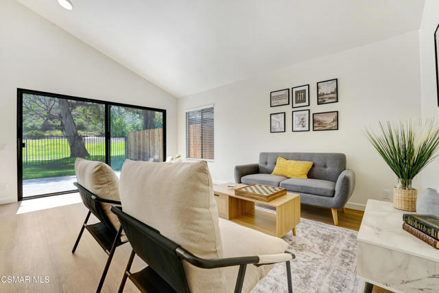 4188 Minnecota Drive, Thousand Oaks CA: https://media.crmls.org/mediaz/851a962d-7168-4525-99dd-0c09692c40d7.jpg
