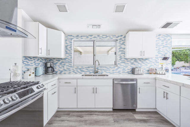 1890 S Navajo Drive, Palm Springs, CA 92264