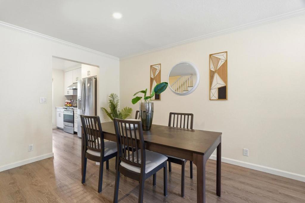 https://media.crmls.org/mediaz/851b795a-e768-45d1-a6d1-b3793149714e.jpg?preset=X-Large