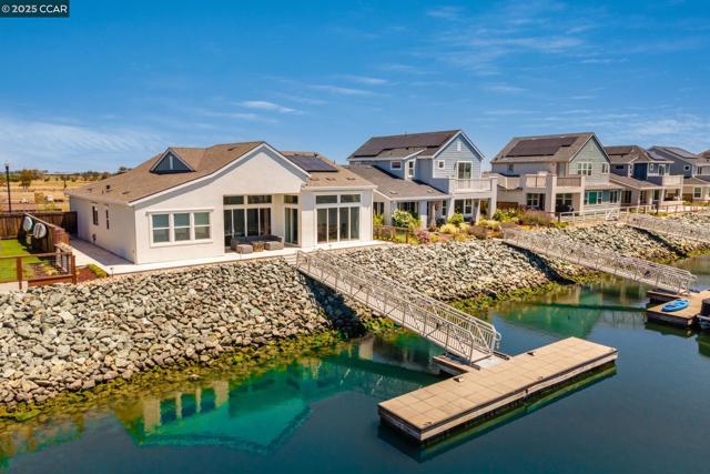 3305 Delta Coves Dr, Bethel Island CA: https://media.crmls.org/mediaz/851c082d-b7b2-4cc1-82dc-ca16b833c5a2.jpg