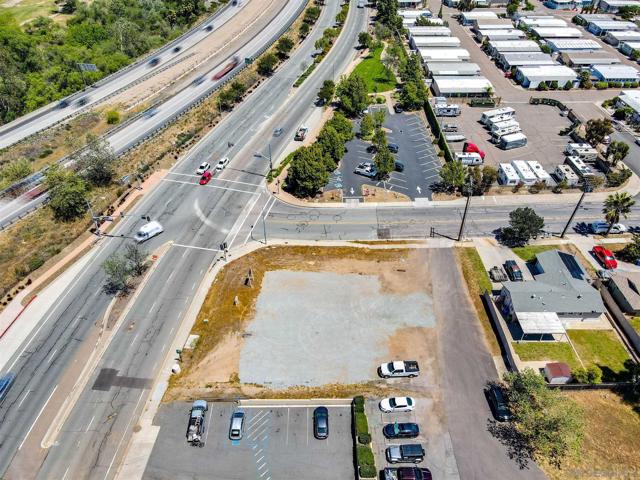 8069 Mission George, Santee CA: https://media.crmls.org/mediaz/851c76e6-2ea0-41b2-b89a-385df4dd5c74.jpg