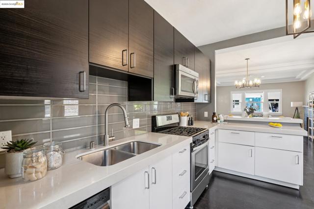 1092 Dwight Way, Berkeley CA: https://media.crmls.org/mediaz/851c9594-a1f6-4592-95f6-77aa4913297a.jpg