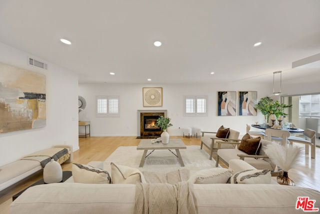 1529 S Westgate Avenue, Los Angeles CA: https://media.crmls.org/mediaz/851d7421-5c7a-4569-a526-917e3472e95a.jpg