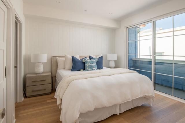 541 Orange Ave, Coronado CA: https://media.crmls.org/mediaz/851dab0e-a410-4f47-a213-22123b463b8e.jpg