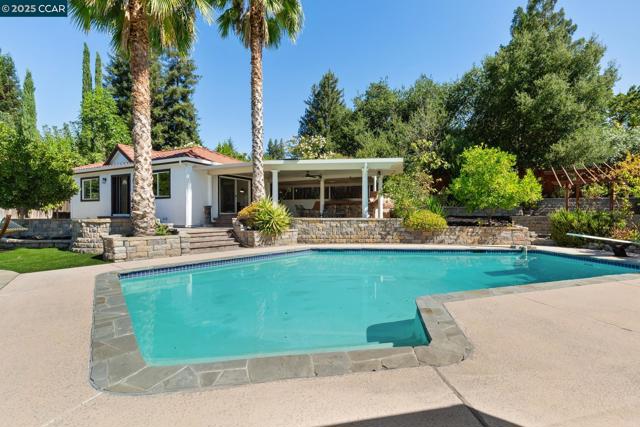 865 El Cerro Blvd, Danville CA: https://media.crmls.org/mediaz/851e1c7d-3e3b-4fe6-823d-0a3ebbf7aed6.jpg