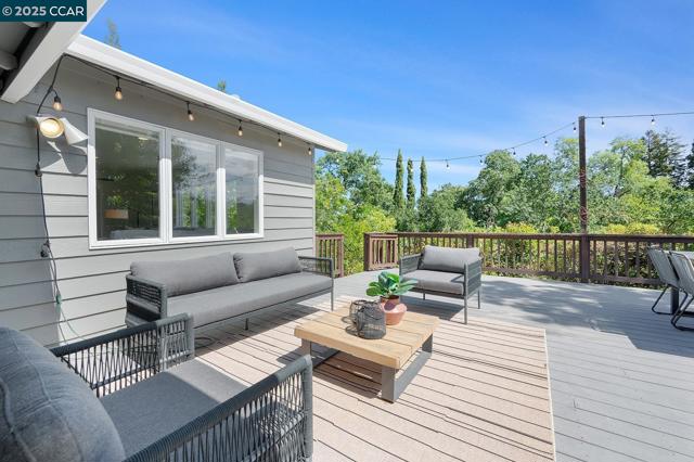 196 Miramonte Rd, Walnut Creek CA: https://media.crmls.org/mediaz/851eaacb-ef25-48fb-a832-590f7c9f431e.jpg