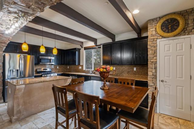 209 Sirrah Way, Greenfield CA: https://media.crmls.org/mediaz/851f282a-728d-43e2-9330-d124830b5b18.jpg