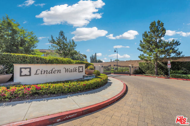 19 Linden Lane, Temple City CA: https://media.crmls.org/mediaz/851f650a-4d30-4046-a259-27afaff11d0f.jpg