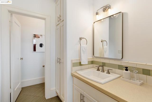 479 41st St, Oakland CA: https://media.crmls.org/mediaz/851f6e17-7d08-4f9f-a69e-3114c0d0fa6d.jpg