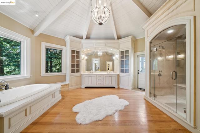 9 Burton Vista Ct, Lafayette CA: https://media.crmls.org/mediaz/851fdd5c-5f3b-418f-b736-4b8a091d611f.jpg