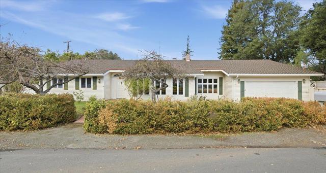 915 Berry Avenue, Los Altos CA: https://media.crmls.org/mediaz/85208da6-91a9-4f7d-a37d-4f604dcc0ac2.jpg