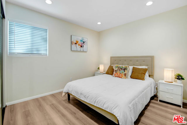 Image 17 of 23 For 646 Hollister Street