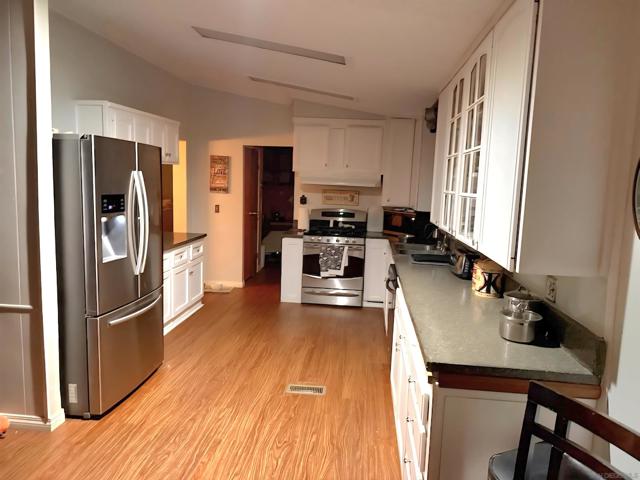 629 Via Santiago, Vista CA: https://media.crmls.org/mediaz/85215614-e52f-4f38-a807-3991dd024b2f.jpg