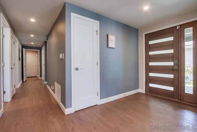 1315 Camino Linda Dr, San Marcos CA: https://media.crmls.org/mediaz/85220040-6249-4280-bb68-86ed587413ca.jpg