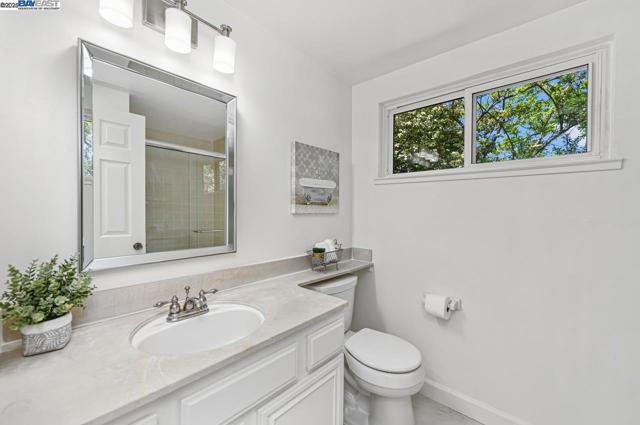 351 Castenada Ct, Danville CA: https://media.crmls.org/mediaz/85242ada-8fcd-4f30-8665-bb1bd0c5f49f.jpg