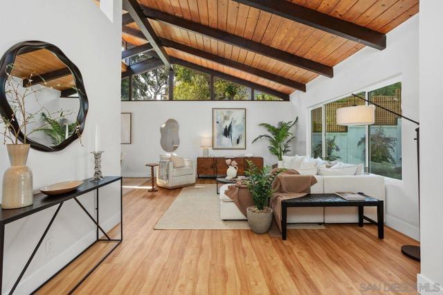 1717 Archer Street, San Diego CA: https://media.crmls.org/mediaz/8524520c-feaf-4d16-8afd-fa411aec69a5.jpg