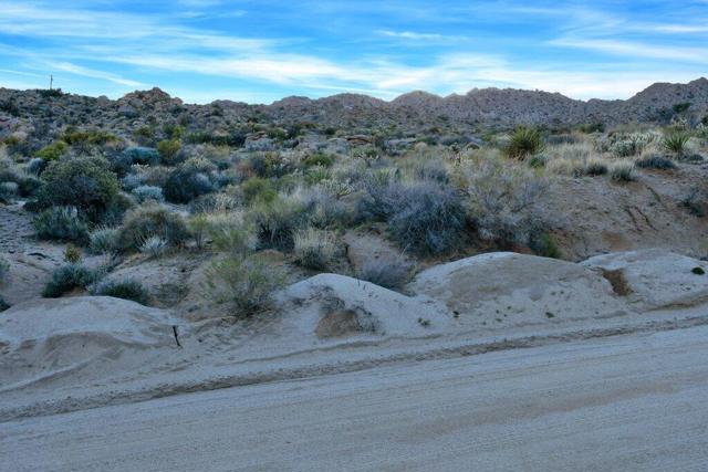 Image 28 of 80 For 57795 Big Horn Drive