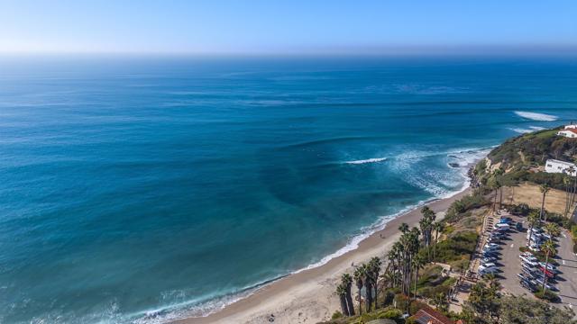 1007 Genie Ln, Cardiff by the Sea CA: https://media.crmls.org/mediaz/85256269-a2ab-4a68-9c3e-60183c7b28fc.jpg