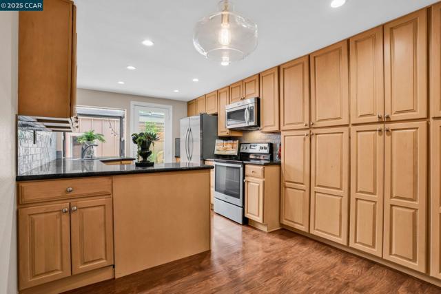 1430 Tampico Pl, Walnut Creek CA: https://media.crmls.org/mediaz/85256e21-4b53-44a6-abb2-0e697a36f1d3.jpg