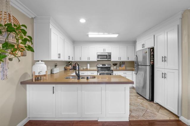 Detail Gallery Image 9 of 25 For 1540 Concord Way #D,  Chula Vista,  CA 91911 - 2 Beds | 2/1 Baths