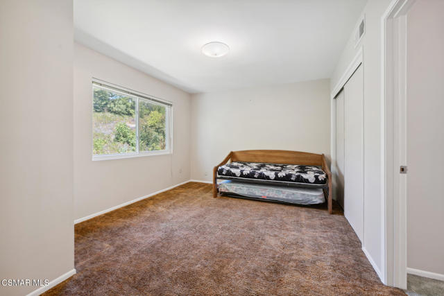 3034 Rollings Avenue, Thousand Oaks CA: https://media.crmls.org/mediaz/8525eda9-3d83-4b29-ac64-430289309062.jpg